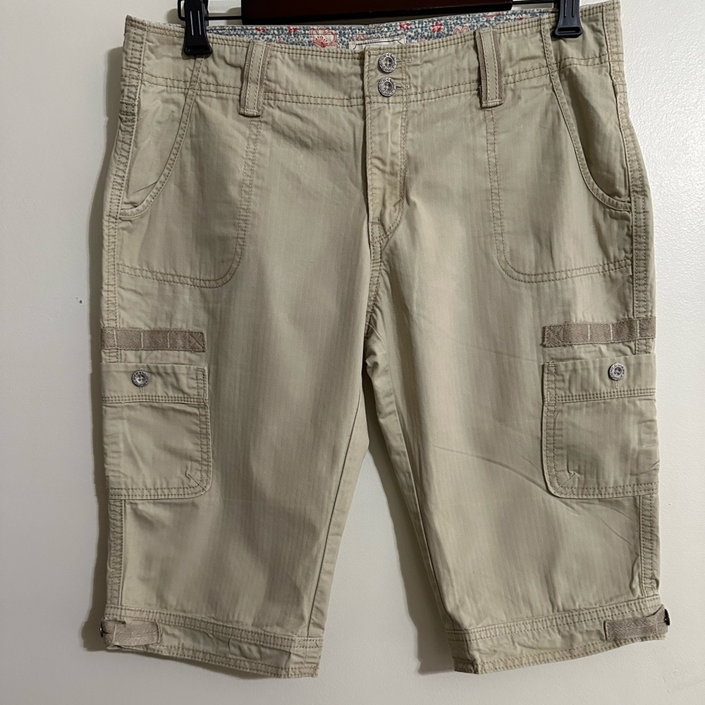 Levi’s Tan Cotton Cargo Shorts, Size 8P